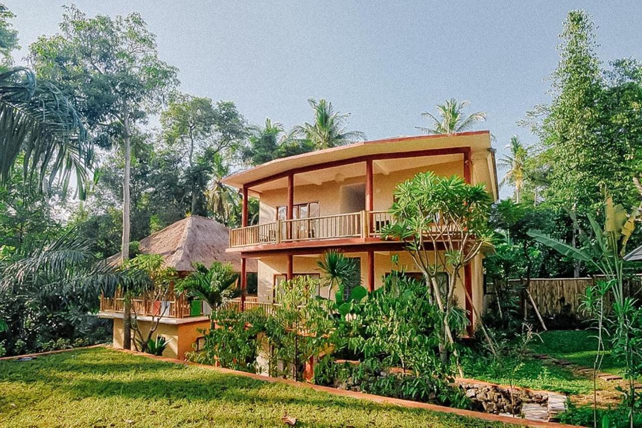 Shanti Toya Ashram Mambat Extérieur photo