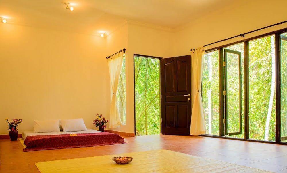 Shanti Toya Ashram Mambat Extérieur photo