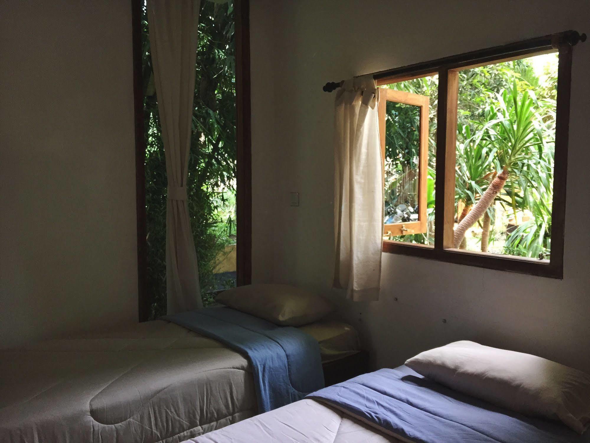 Shanti Toya Ashram Mambat Extérieur photo