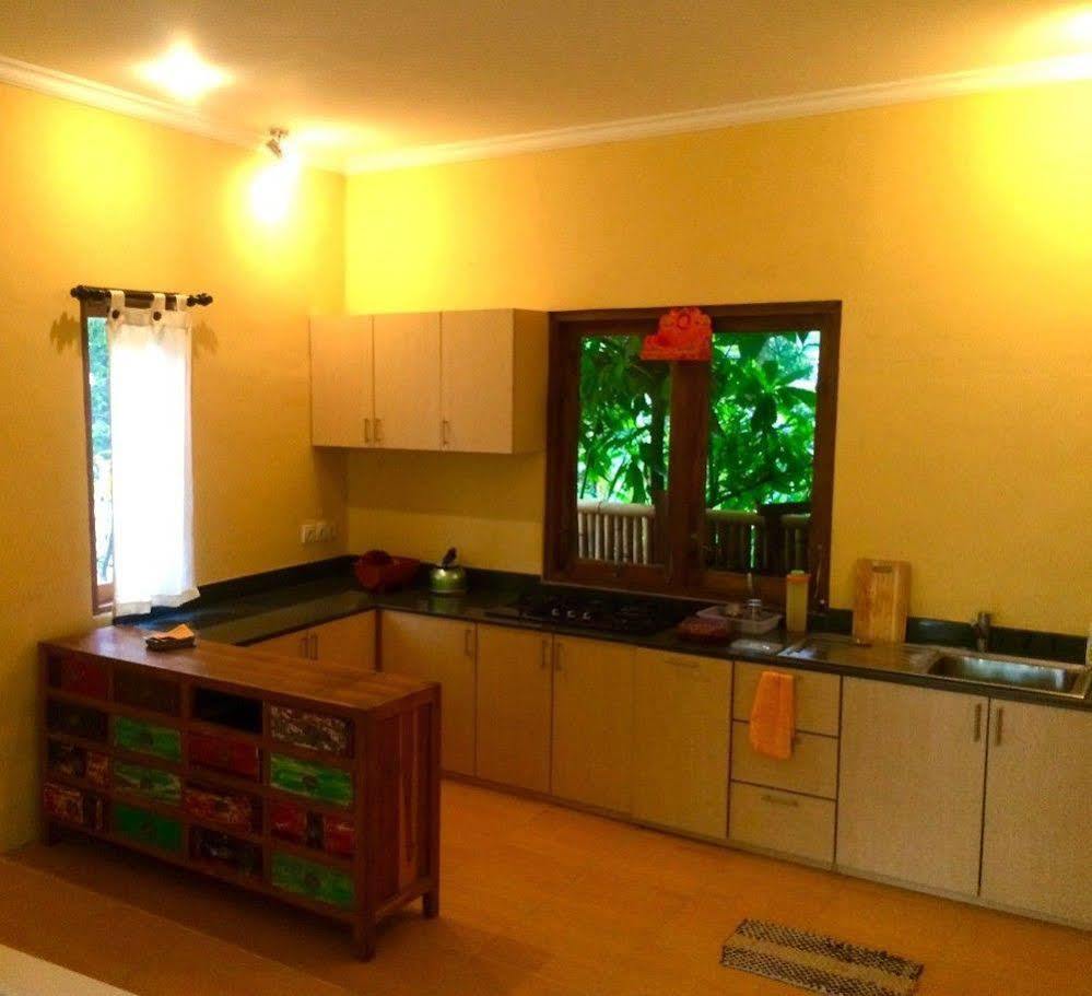 Shanti Toya Ashram Mambat Extérieur photo